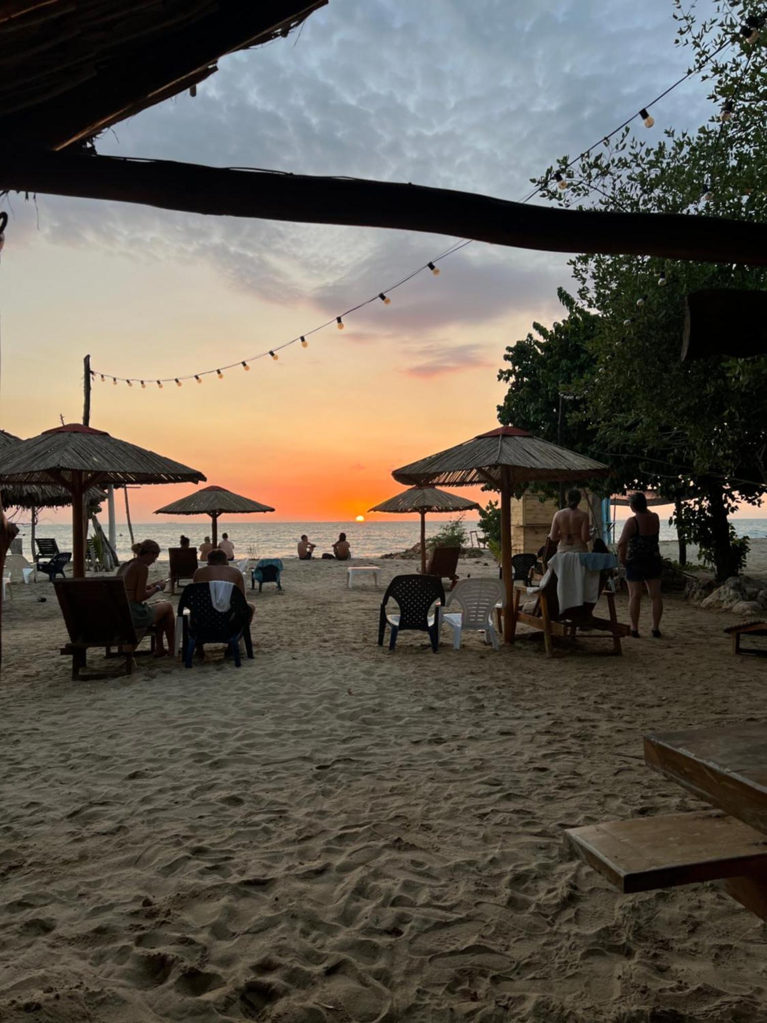 Hostel Beach House Rincón エクステリア 写真