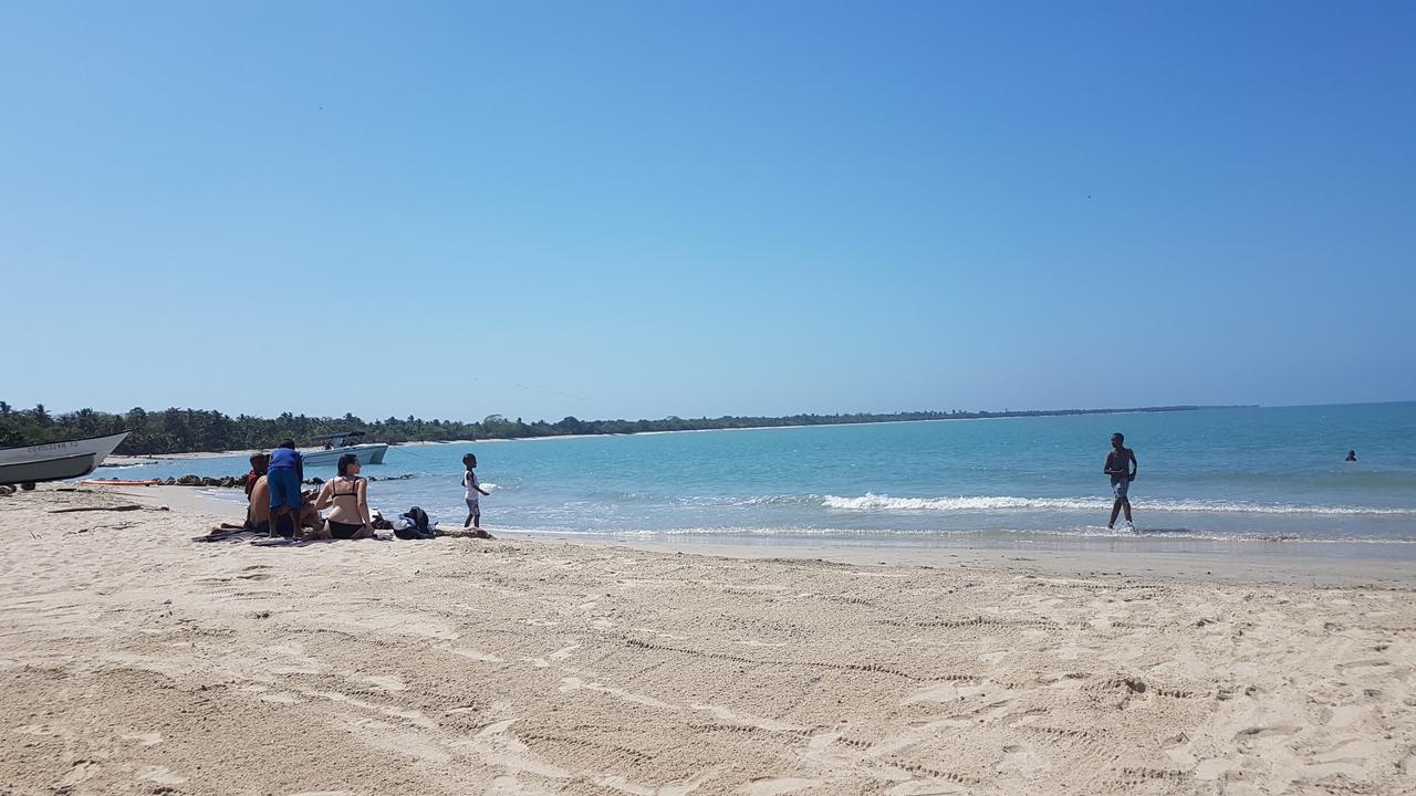 Hostel Beach House Rincón エクステリア 写真